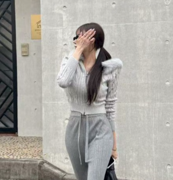 BEIGE GRAY東大門㊣實拍女裝新品職業人氣針織衫連帽衫毛絨BEIGE GRAY針織衫圖色1