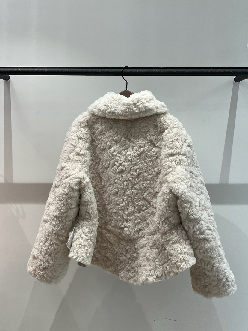 LOVE PULL東大門㊣實拍女裝新款休閑推薦時尚人氣短款大衣LOVE PULL短款大衣