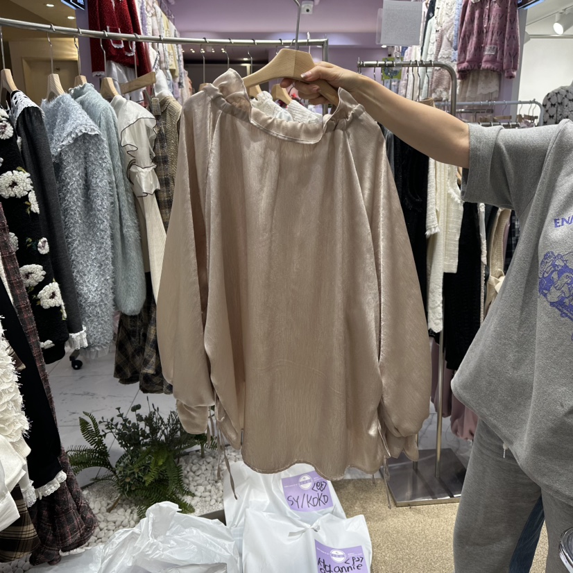 VIRUS韓國代購㊣女裝新款休閑熱賣人氣真品時尚襯衫蕾絲衫褶皺VIRUS襯衫/蕾絲衫