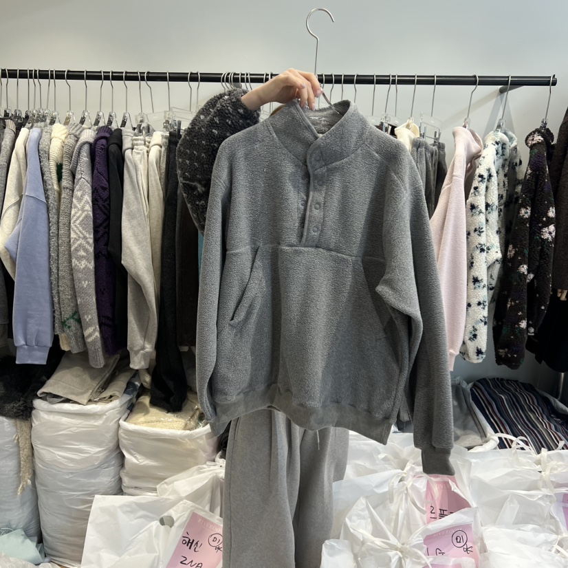 RIVEROOM東大門㊣代購女裝新品人氣熱賣推薦25秋冬衛衣羊毛RIVEROOM衛衣圖色2