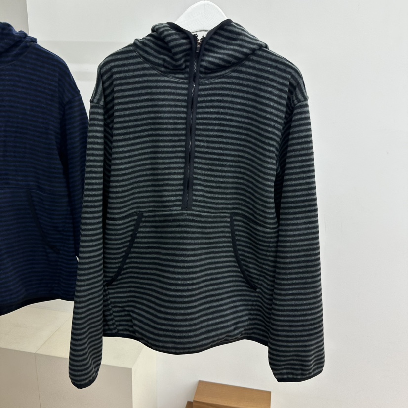 MYNAMEIS韓國代購㊣女士新款真品人氣休閑熱賣職業時尚衛衣MYNAMEIS衛衣圖色2墨色