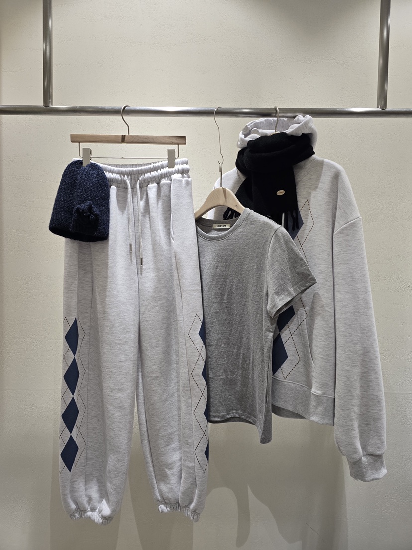 LIKEVAM東大門㊣直郵女裝新款真品職業人氣時尚25秋冬休閑T恤LIKEVAMT恤