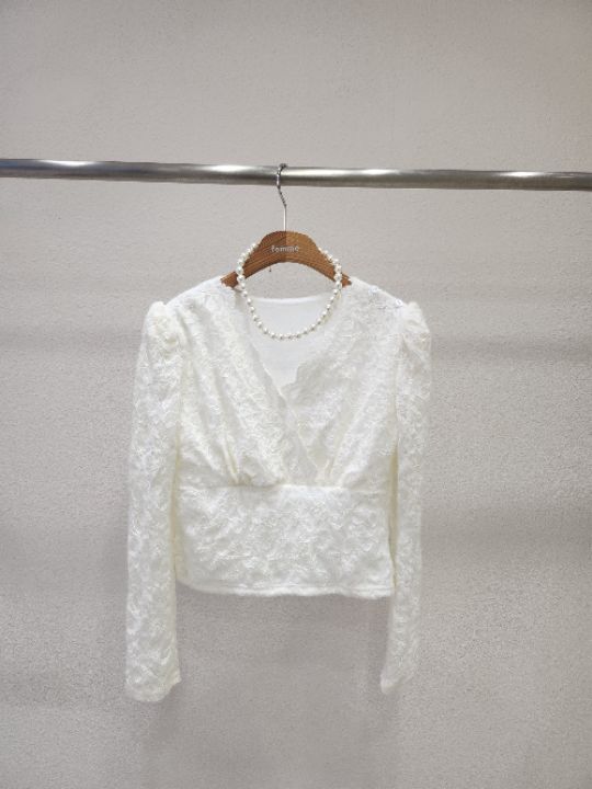 FEMME韓國代購㊣女裝新款25秋冬真品襯衫蕾絲衫不含項鏈蕾絲FEMME襯衫/蕾絲衫圖色1