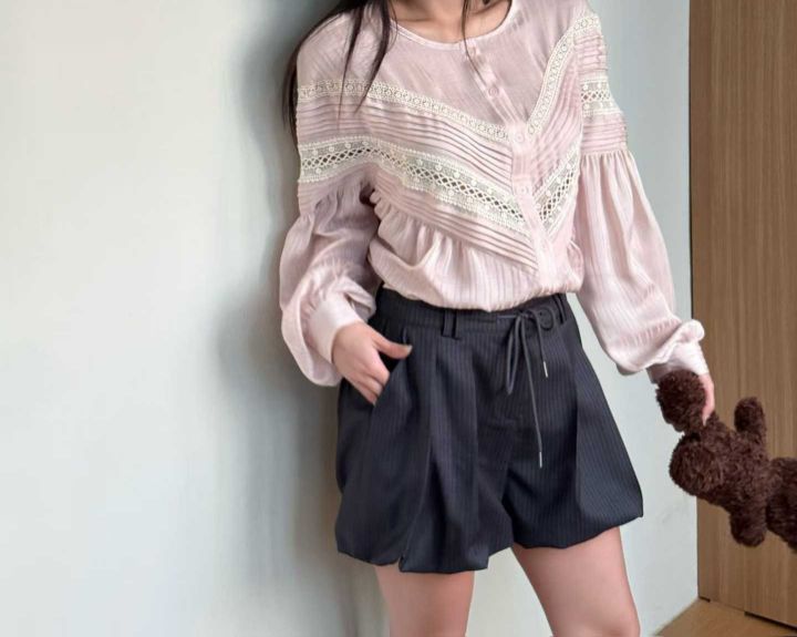 FEMME韓國直郵㊣女裝新款推薦人氣熱賣職業襯衫蕾絲衫褶裥寬松FEMME襯衫/蕾絲衫