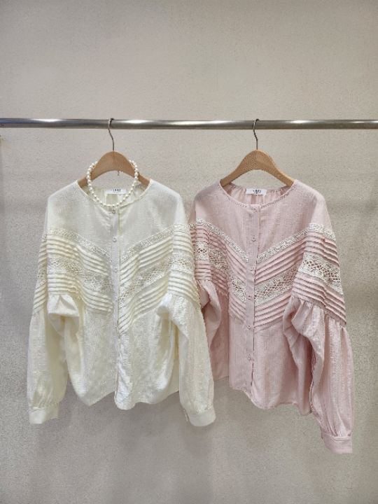 FEMME韓國直郵㊣女裝新款推薦人氣熱賣職業襯衫蕾絲衫褶裥寬松FEMME襯衫/蕾絲衫