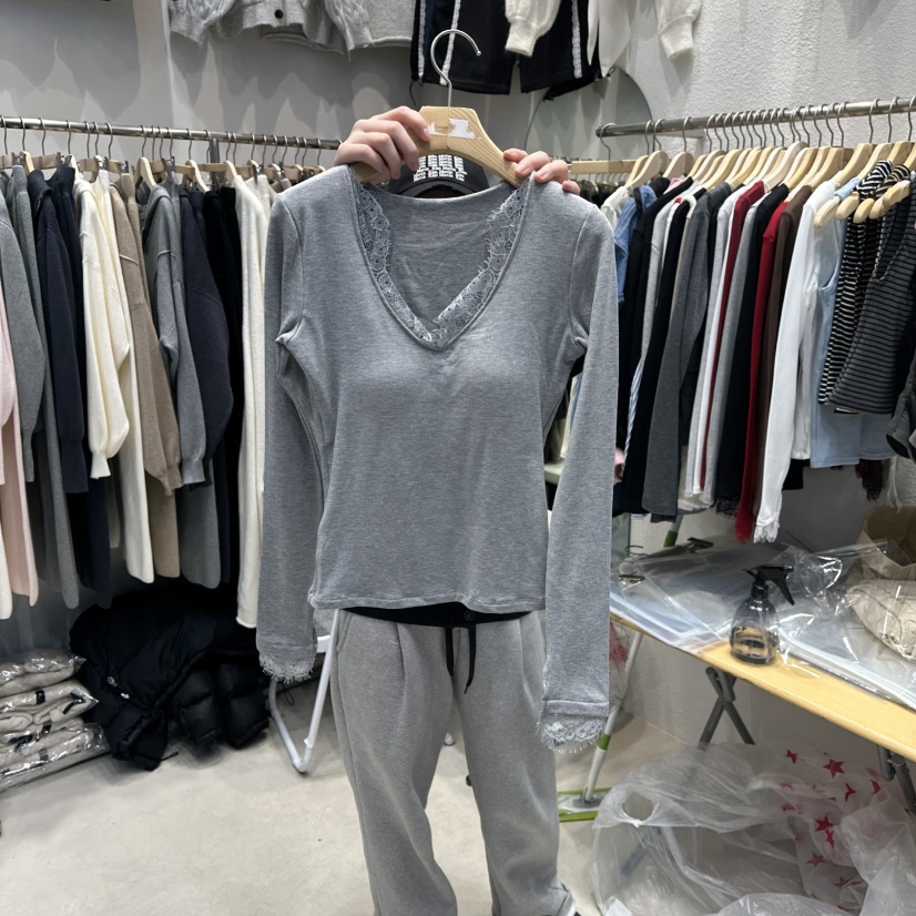 HOT PLACE東大門㊣直郵女士新品時尚25秋冬熱賣長袖T恤蕾絲HOT PLACE_ISSUE/DREAM GIRIS長袖T恤圖色2