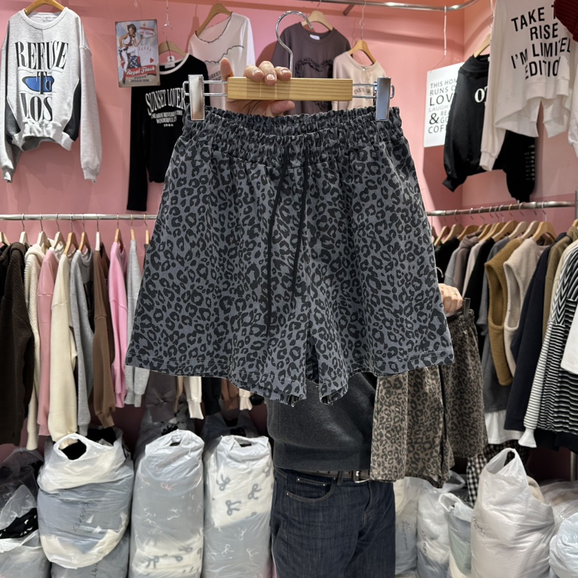 K STORY東大門㊣代購女士新品25秋冬休閑熱賣人氣短褲豹紋K STORY短褲圖色1