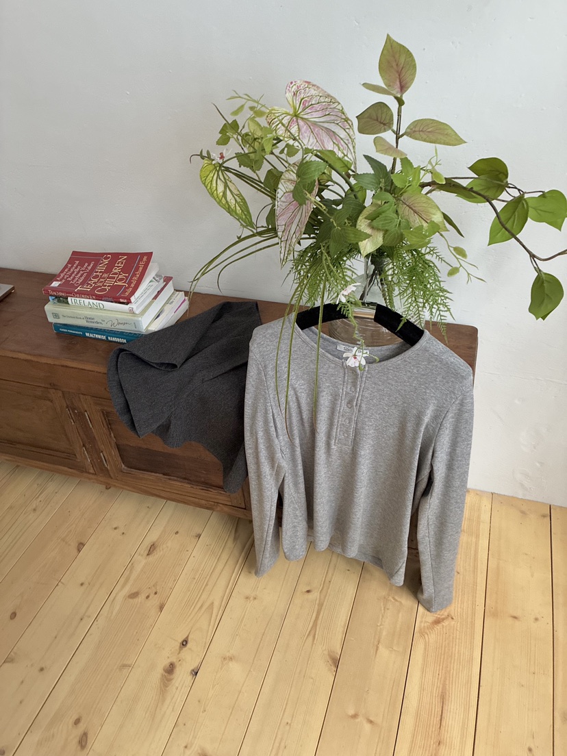 ERUME韓國直郵㊣女裝新品推薦真品人氣25秋冬職業熱賣長袖T恤ERUME長袖T恤