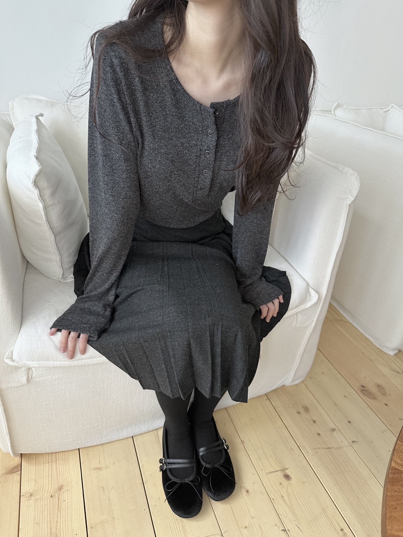 ERUME韓國直郵㊣女裝新品推薦真品人氣25秋冬職業熱賣長袖T恤ERUME長袖T恤