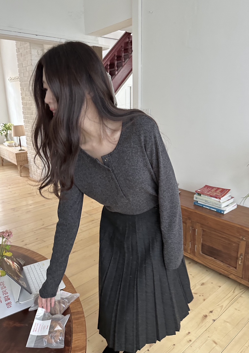 ERUME韓國直郵㊣女裝新品推薦真品人氣25秋冬職業熱賣長袖T恤ERUME長袖T恤