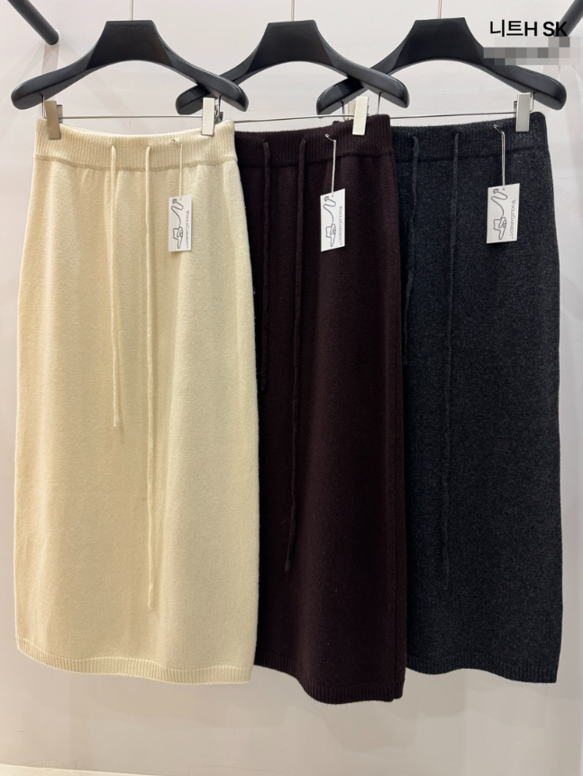 MUSHROOM EFFECT東大門㊣代購女裝新款人氣25秋冬職業長裙MUSHROOM EFFECT長裙圖色2左二棕色