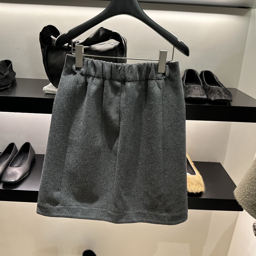 FEBRUARY 11東大門㊣直郵女裝新款人氣25秋冬時尚職業短裙FEBRUARY 11短裙