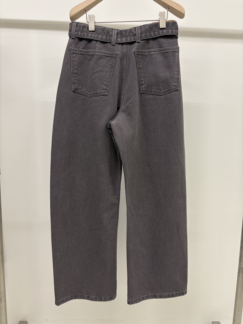 KONI東大門㊣代購女士新款真品休閑熱賣職業推薦時尚牛仔褲KONI牛仔褲