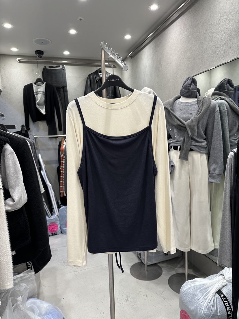 CELEBRITY-A韓國代購㊣女裝新品熱賣休閑25秋冬長袖T恤假兩件CELEBRITY-A長袖T恤圖色1