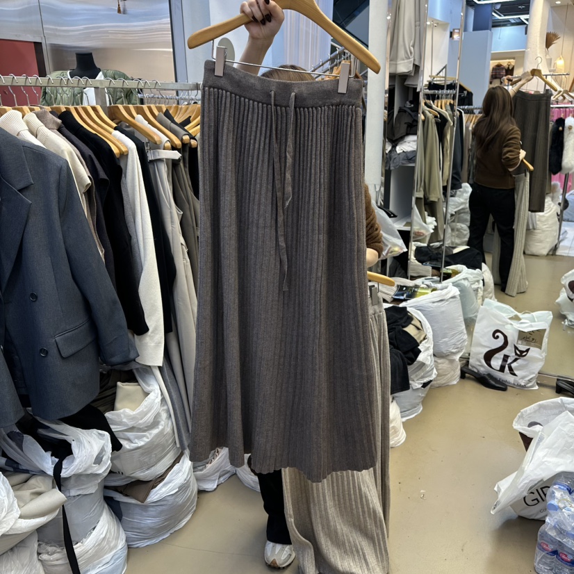 SANS東大門㊣實拍女裝新品熱賣時尚人氣25秋冬休閑長裙褶裥SANS長裙圖色2