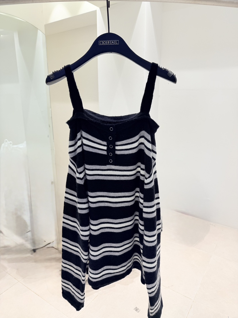 CORAL東大門㊣實拍女裝新款休閑人氣熱賣25秋冬時尚吊帶背心CORAL吊帶/背心圖色2