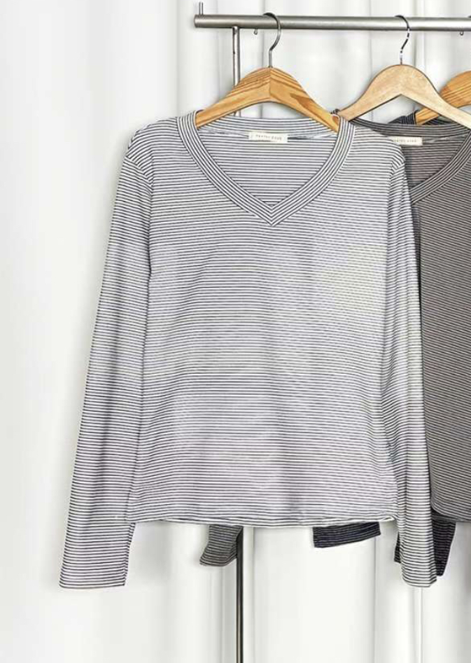 PASTELDEER東大門㊣實拍女裝新款時尚熱賣長袖T恤單排扣V領PASTELDEER長袖T恤圖色1