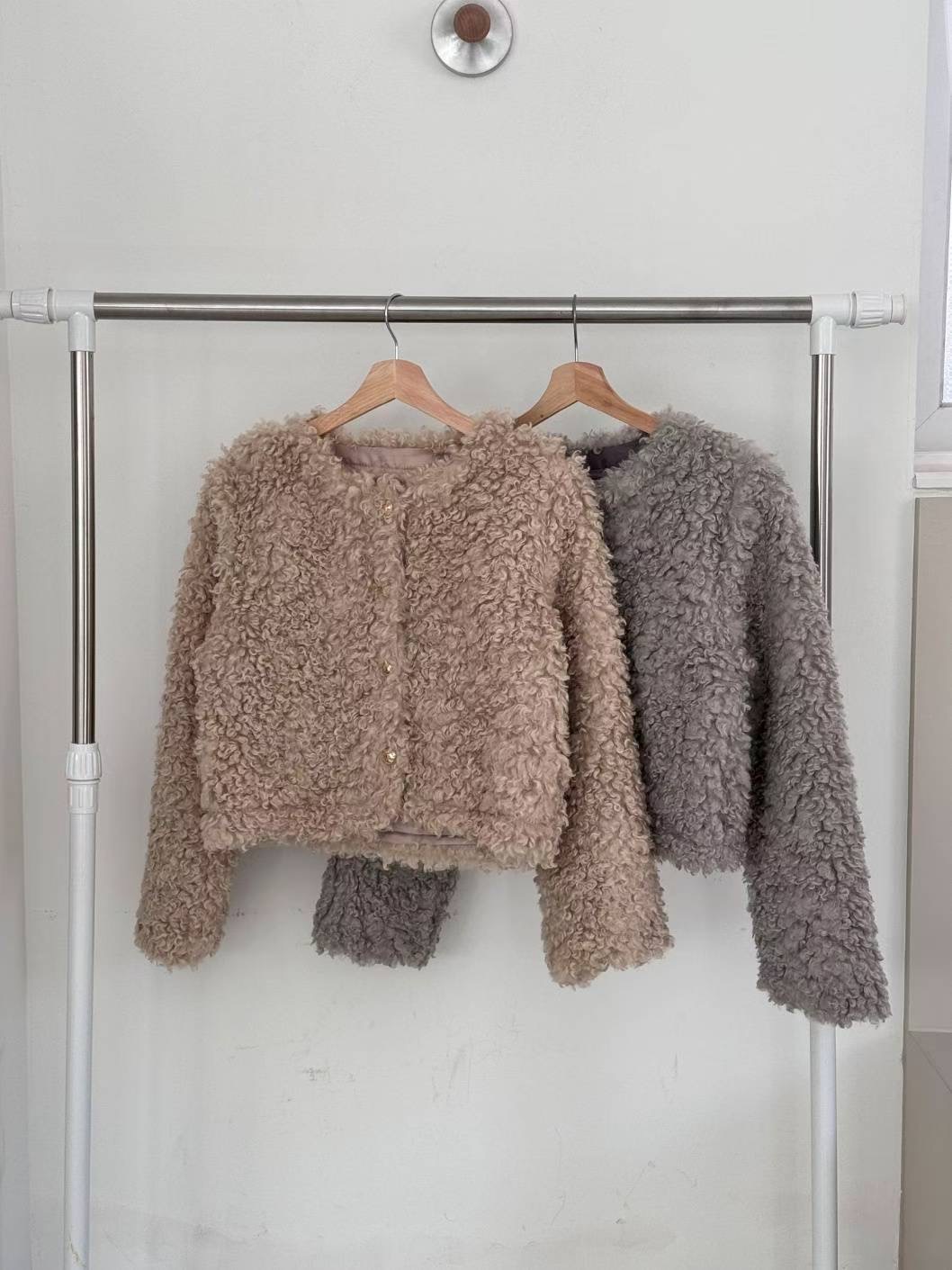 CIRCLE-써클-T東大門㊣代購女士新款25秋冬職業短款大衣皮草CIRCLE短款大衣圖色2左二色