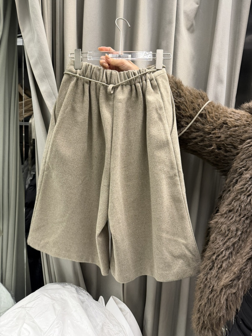 UOOV東大門㊣實拍女裝新款人氣真品熱賣職業25秋冬短褲含腰繩UOOV短褲