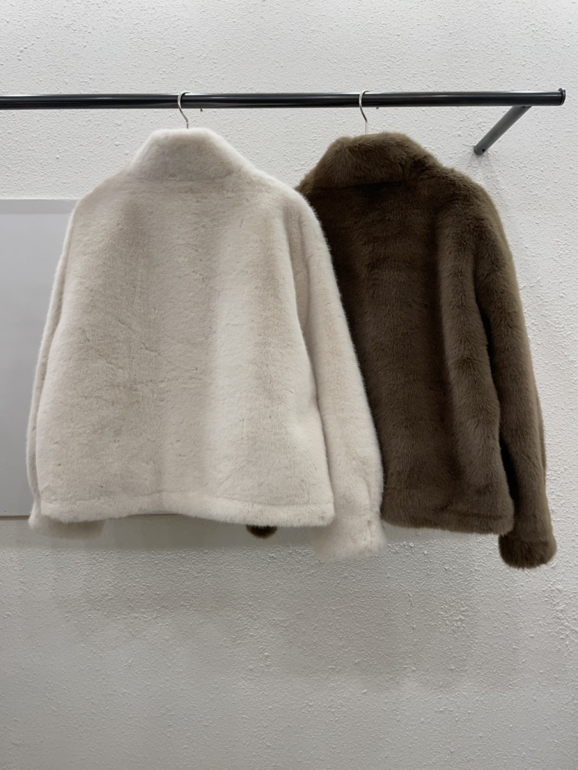 EGGPLANT東大門㊣直郵女士新款職業真品人氣推薦短款大衣貂皮EGGPLANT短款大衣