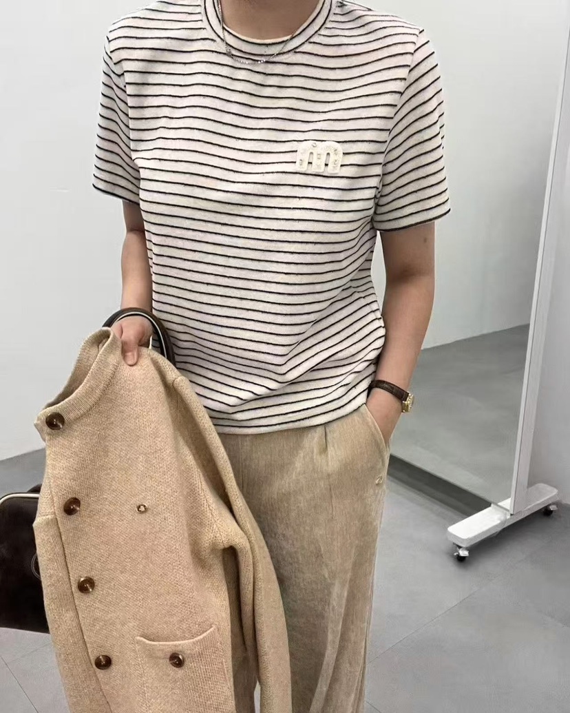 J CRANE-A韓國代購㊣女士新款熱賣時尚推薦人氣25秋冬T恤J CRANET恤