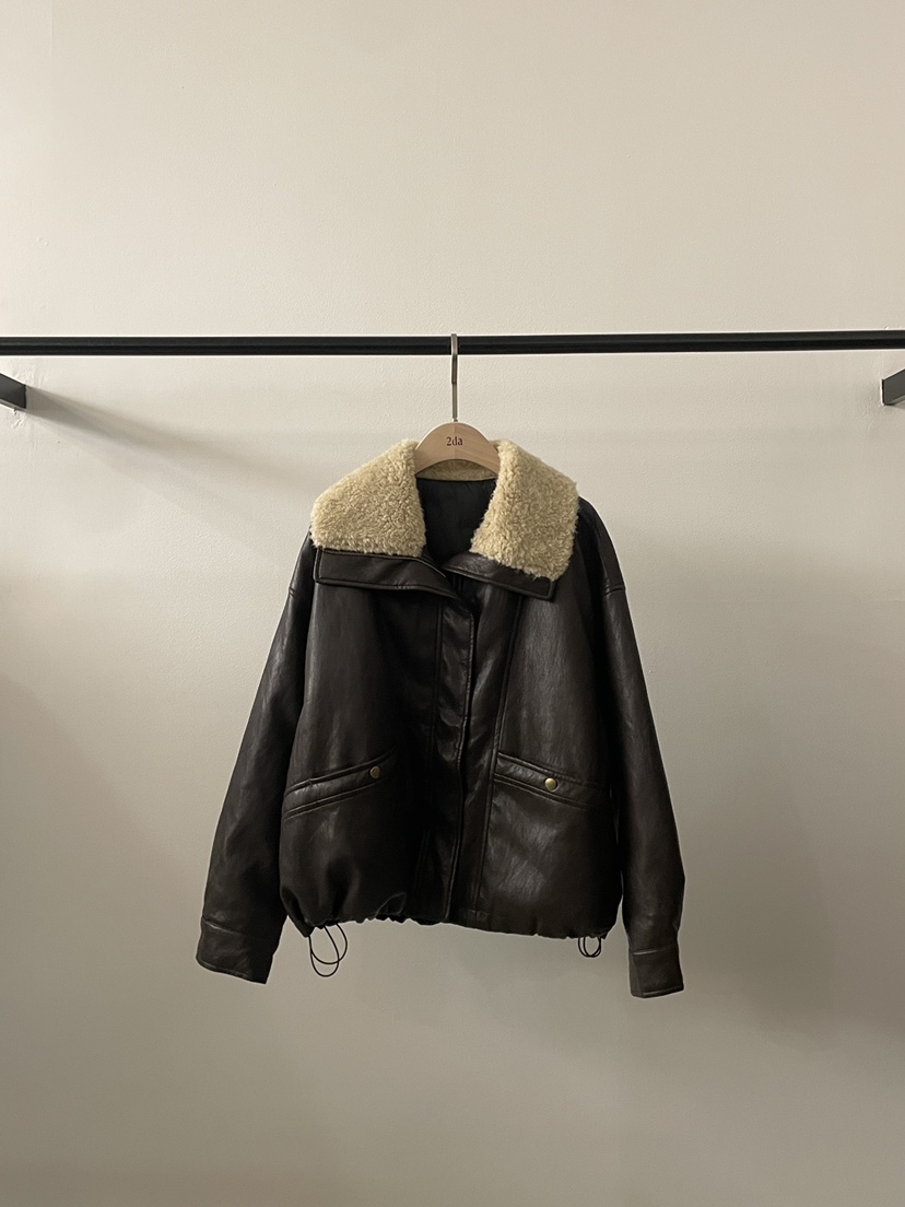 2DA/DARIMI-P韓國代購㊣女裝新品熱賣時尚真品人氣25秋冬皮衣2DA/DARIMI-P皮衣圖色2棕色