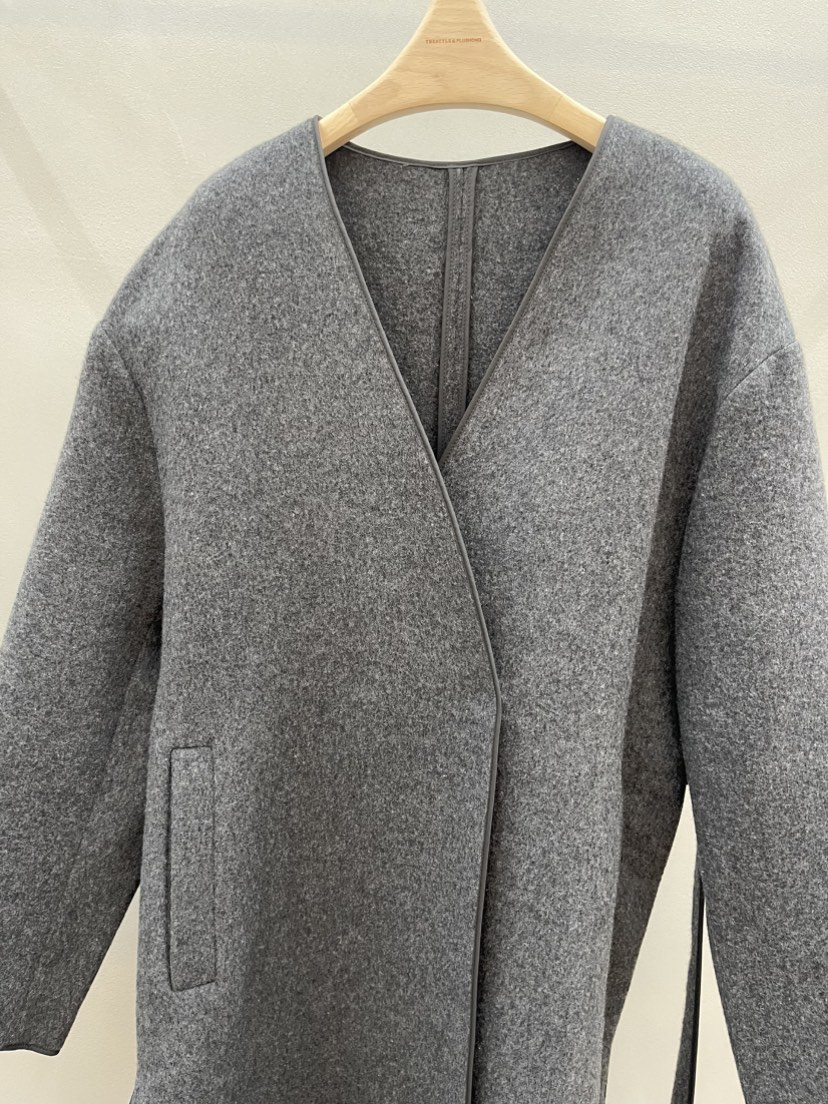 PLUS HONG-P韓國直郵㊣女士新款熱賣推薦中長款大衣含腰帶LORA FAMILY/PLUS HONG中長款大衣