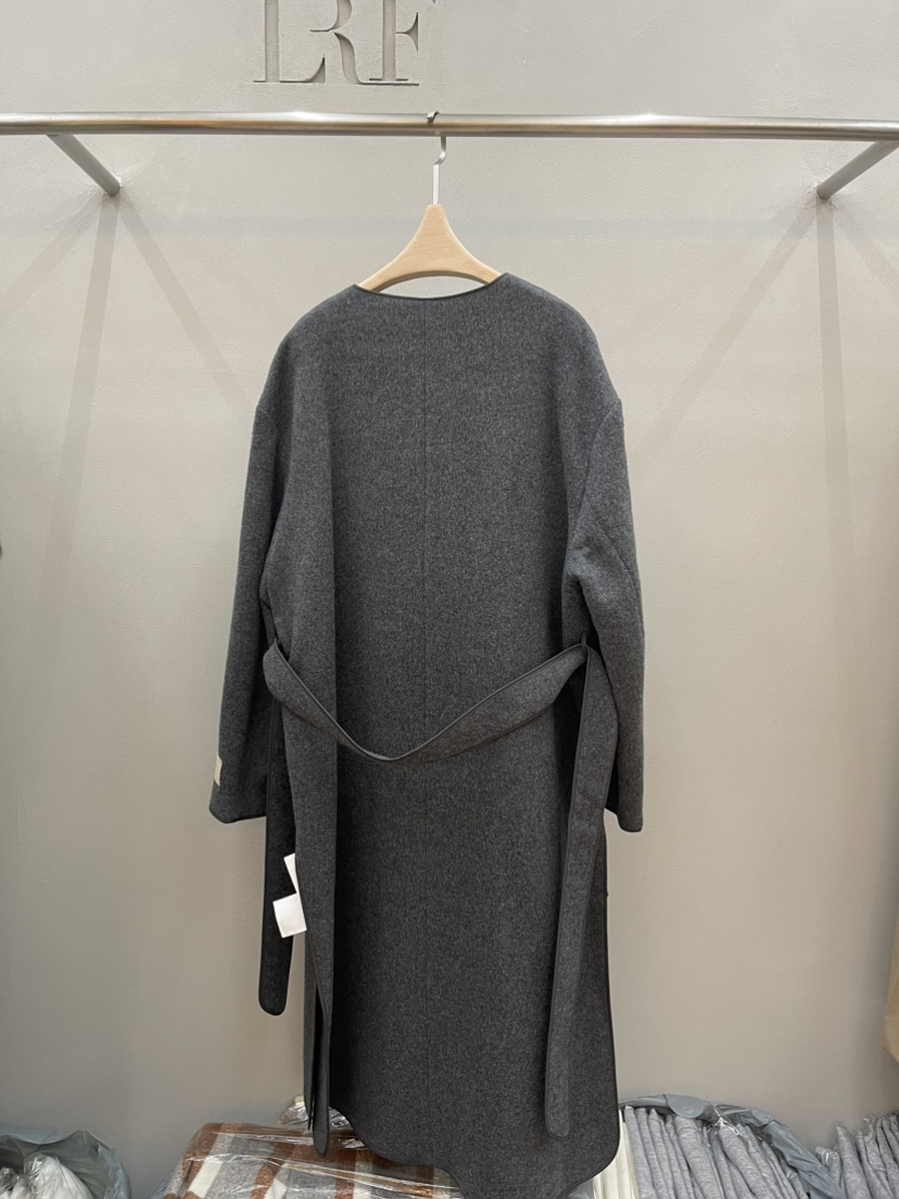 PLUS HONG-P韓國直郵㊣女士新款熱賣推薦中長款大衣含腰帶LORA FAMILY/PLUS HONG中長款大衣