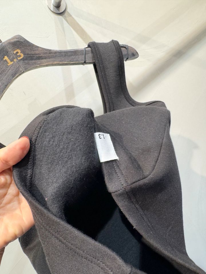 1.3韓國直郵㊣女裝新品時尚25秋冬人氣推薦熱賣職業吊帶背心1.3吊帶/背心