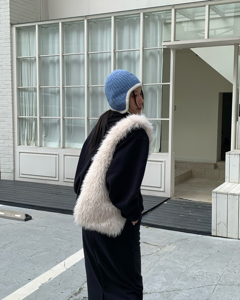 REVE CITE-L韓國直郵㊣女士新品熱賣25秋冬單肩斜跨包毛絨REVE CITE單肩/斜跨包圖色1