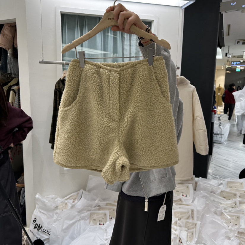 OURMOMENT韓國直郵㊣女裝新款25秋冬推薦休閑職業熱賣時尚短褲OURMOMENT短褲圖色1