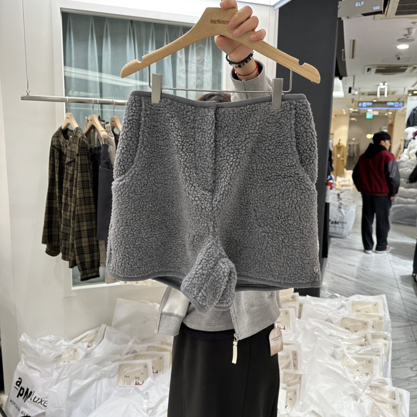 OURMOMENT韓國直郵㊣女裝新款25秋冬推薦休閑職業熱賣時尚短褲OURMOMENT短褲圖色2