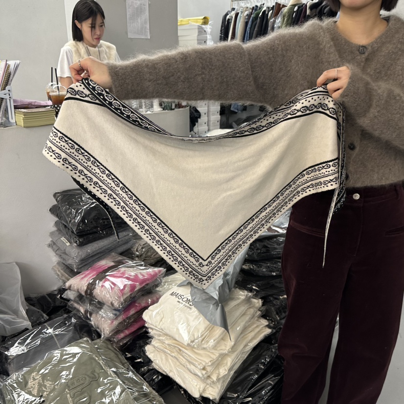 DOUBLE STANDARD/LE SMOKING/MAISONSTAFF東大門㊣直郵女裝新品熱賣圍巾披肩MAISONSTAFF圍巾/披肩