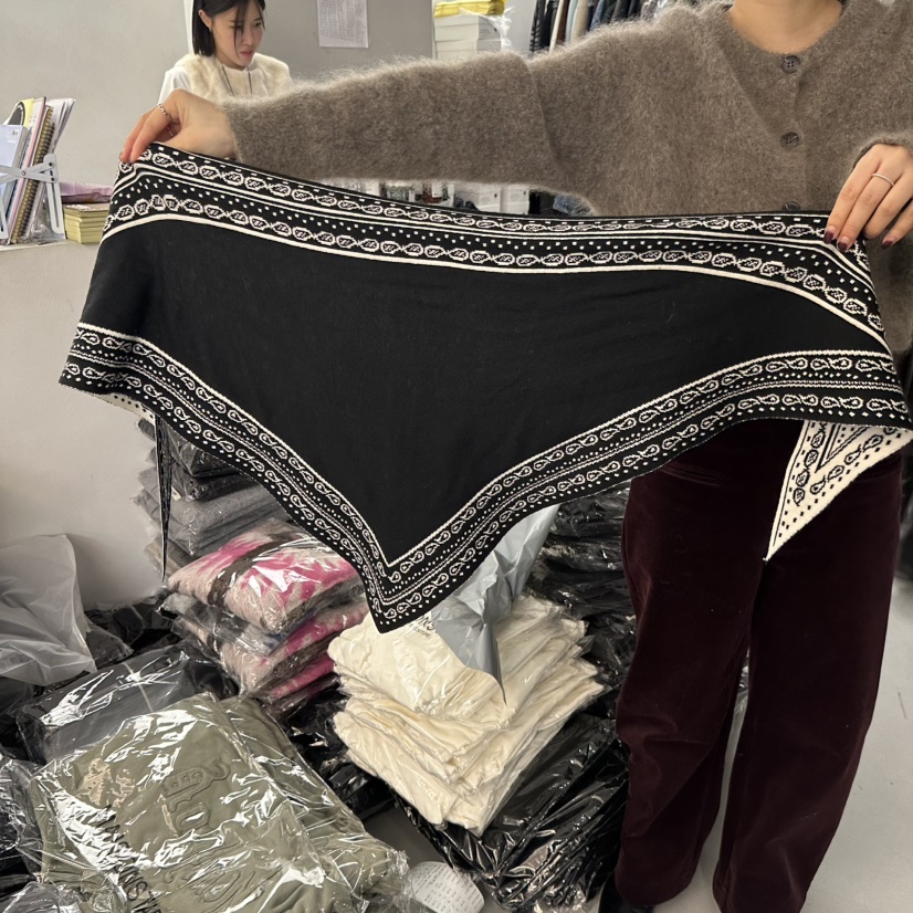 DOUBLE STANDARD/LE SMOKING/MAISONSTAFF東大門㊣直郵女裝新品熱賣圍巾披肩MAISONSTAFF圍巾/披肩圖色1