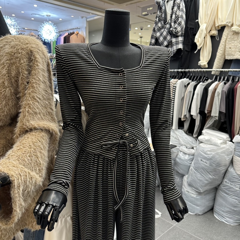 A-DEL韓國代購㊣女裝新品人氣時尚推薦25秋冬熱賣休閑長袖T恤A-DEL長袖T恤圖色3黑色