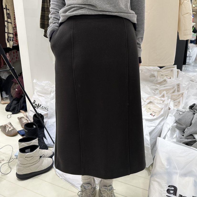 OURMOMENT東大門㊣實拍女士新款職業25秋冬真品休閑人氣長裙OURMOMENT長裙圖色2