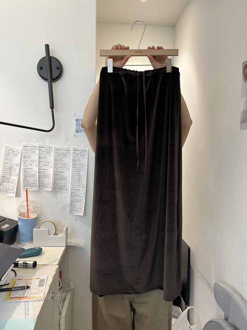 OUVIR韓國代購㊣女裝新品休閑熱賣真品職業人氣推薦長裙絲絨O.V.R/OUVIR長裙圖色1棕色