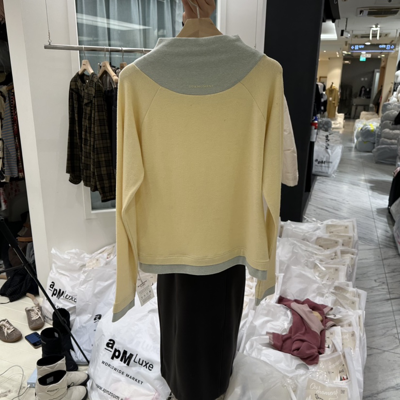 OURMOMENT韓國直郵㊣女裝新款25秋冬時尚休閑真品人氣長袖T恤OURMOMENT長袖T恤