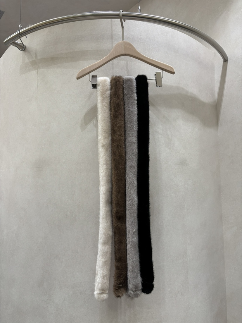 WHO IS SHE韓國直郵㊣女士新品熱賣真品圍巾披肩貂皮圍巾WHO IS SHE圍巾/披肩