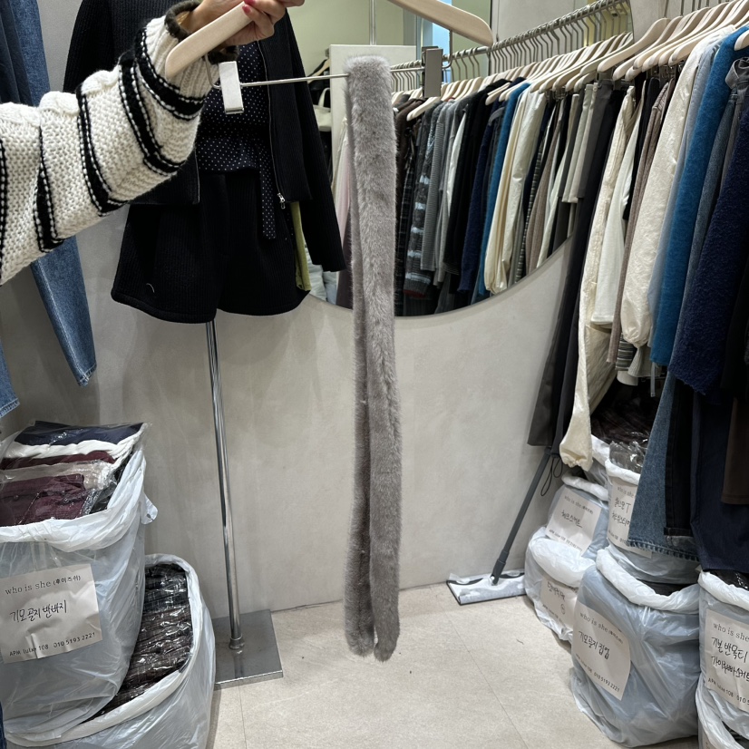 WHO IS SHE韓國直郵㊣女士新品熱賣真品圍巾披肩貂皮圍巾WHO IS SHE圍巾/披肩圖色3