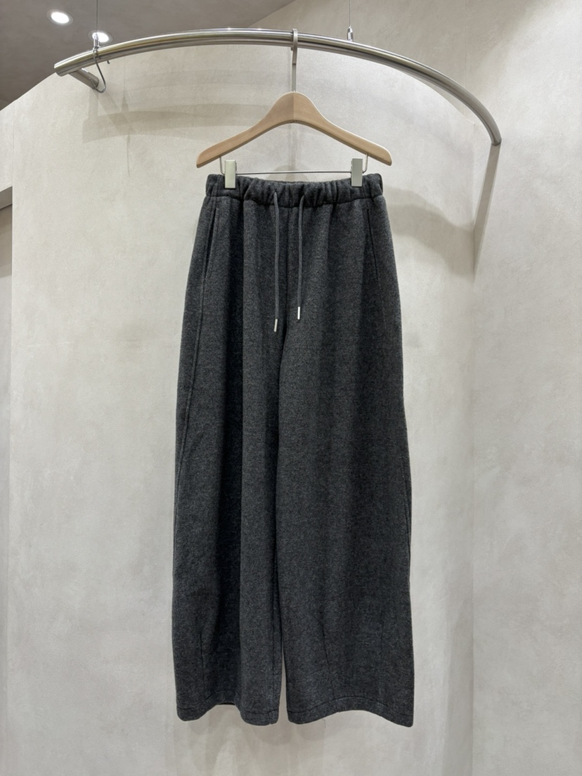 WHO IS SHE韓國代購㊣女士新款休閑熱賣人氣休閑褲貂皮條紋WHO IS SHE休閑褲圖色1墨色