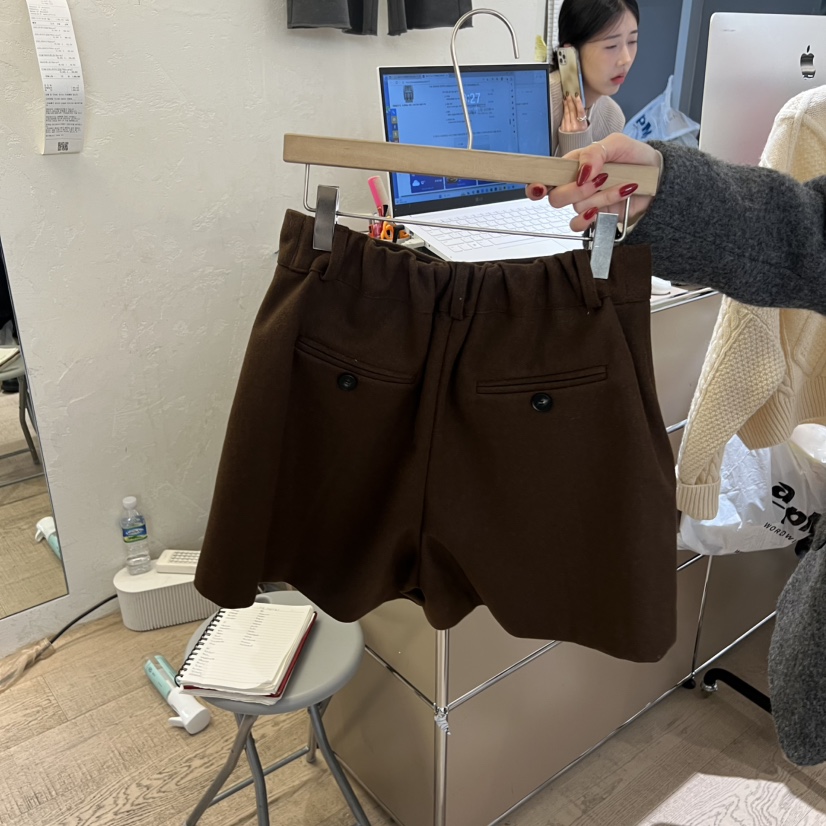 W AND J東大門㊣實拍女裝新款人氣推薦職業25秋冬真品短褲W AND J短褲