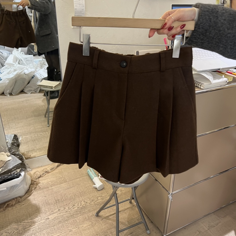 W AND J東大門㊣實拍女裝新款人氣推薦職業25秋冬真品短褲W AND J短褲圖色2