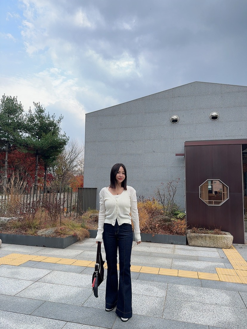 RIAH東大門㊣實拍女裝新款休閑熱賣時尚真品25秋冬牛仔褲褶裥RIAH牛仔褲