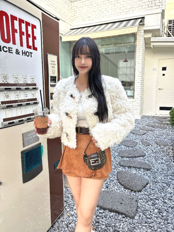 mars東大門㊣代購女裝新款真品人氣25秋冬職業短款大衣毛皮mars短款大衣