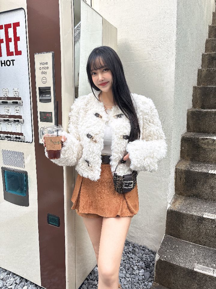 mars東大門㊣代購女裝新款真品人氣25秋冬職業短款大衣毛皮mars短款大衣