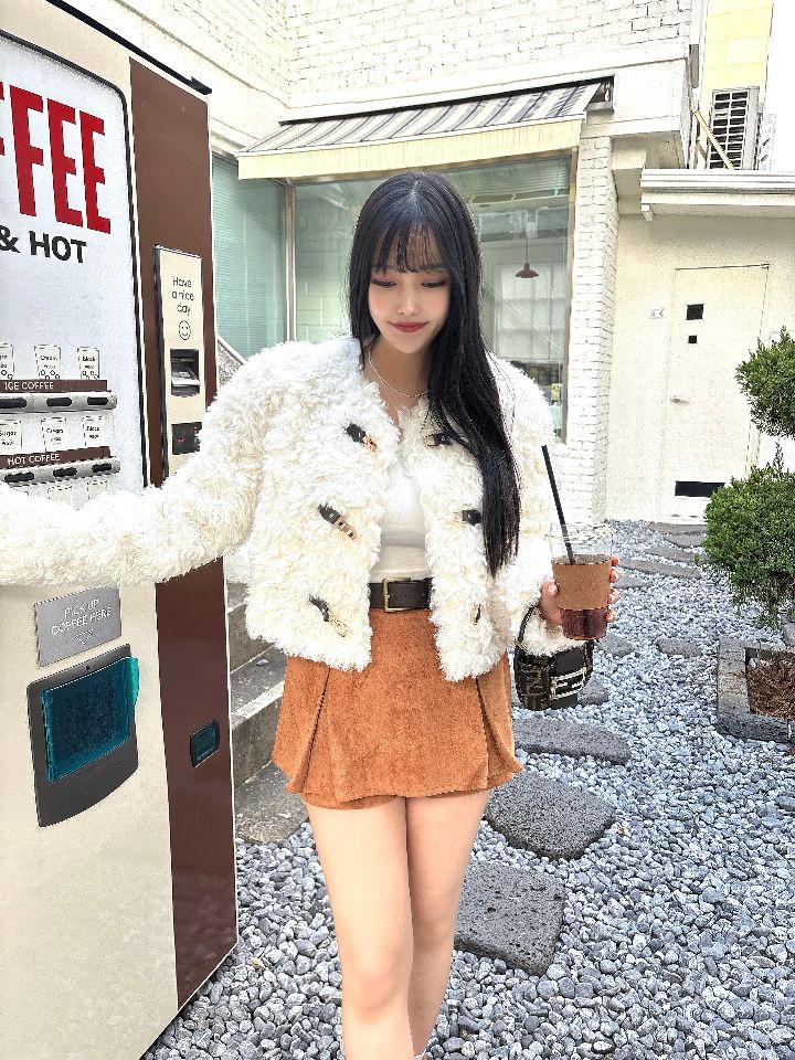 mars東大門㊣代購女裝新款真品人氣25秋冬職業短款大衣毛皮mars短款大衣