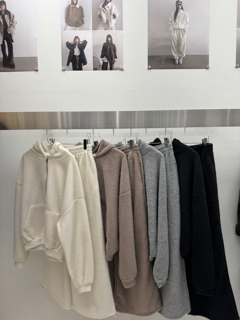 AMOOD韓國代購㊣女士新款推薦熱賣時尚25秋冬夾克安哥拉羊毛拉鏈AMOOD夾克