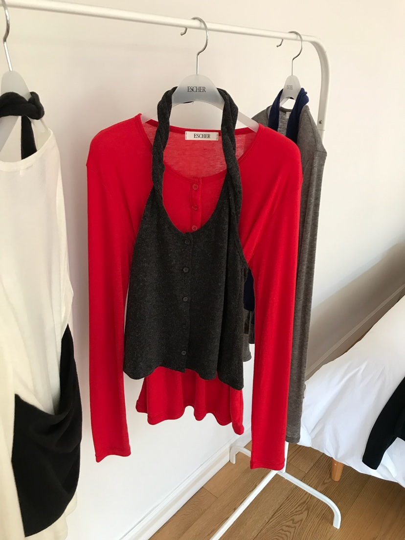 ESCHER韓國代購㊣女士新品時尚真品人氣長袖T恤不含吊帶紐扣ESCHER長袖T恤