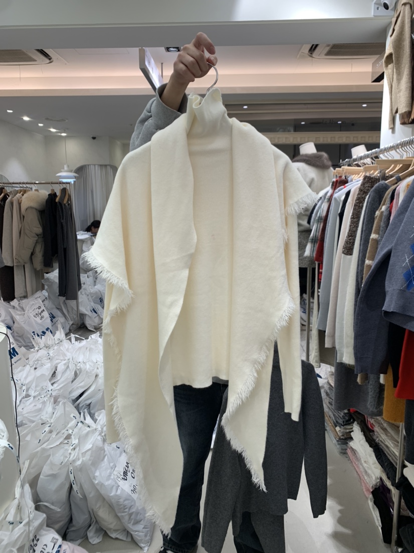 BY BOMI韓國代購㊣女裝新品熱賣真品套裝可拆卸流蘇套裝圍巾BY BOMI套裝圖色2